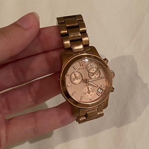 Michael Kors rose gold watch with white/copper color detailing SMALL WRISTS